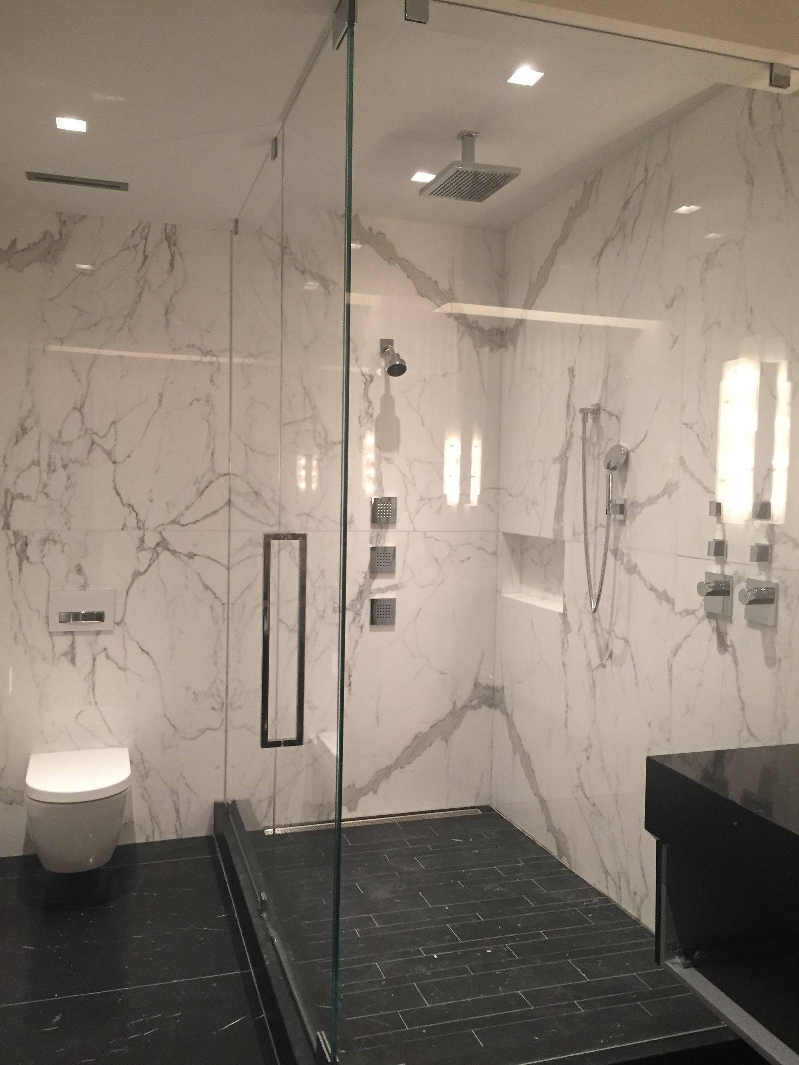 101 N. Hibiscus Dr — Bathroom photo 4