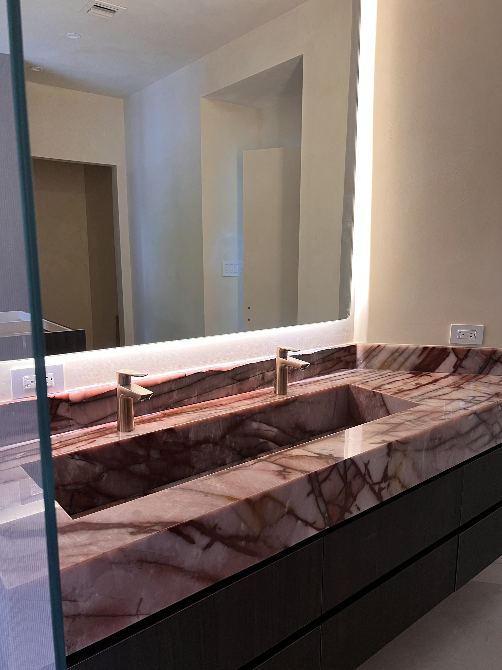 1656 Biarritz — Bathroom