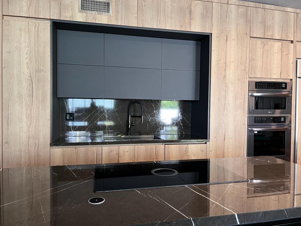305 Meridian — Kitchen photo 5