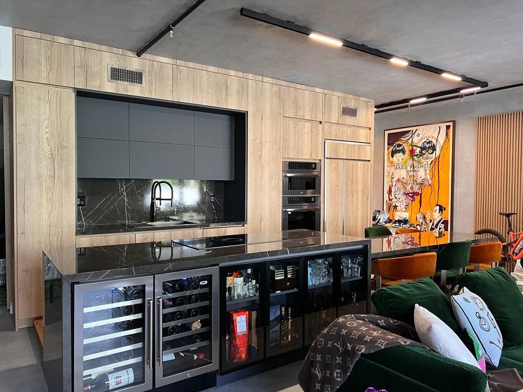 305 Meridian — Kitchen photo 6