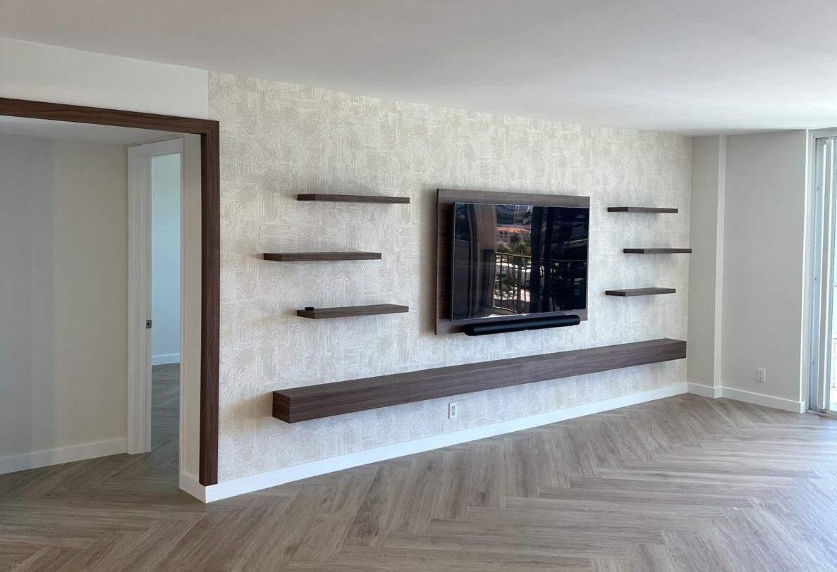 777 Bayshore 1004 — Furnishing