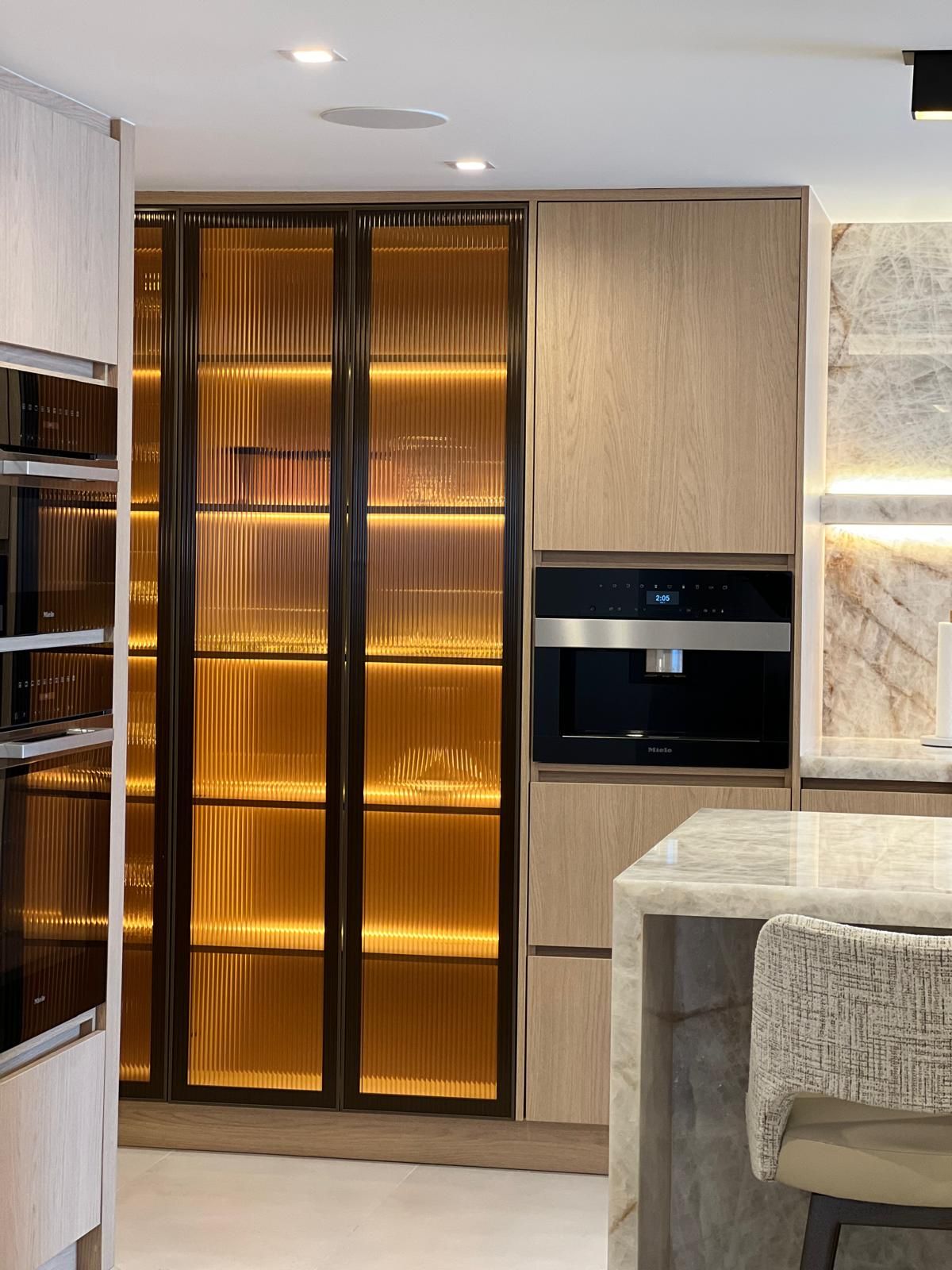 777 Bayshore 1503 — Kitchen photo 8