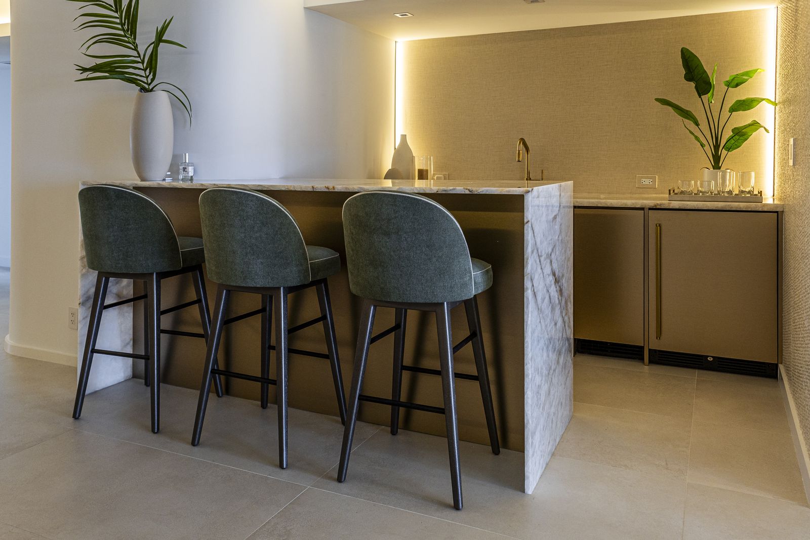 777 Bayshore 1503 — Furnishing photo 7